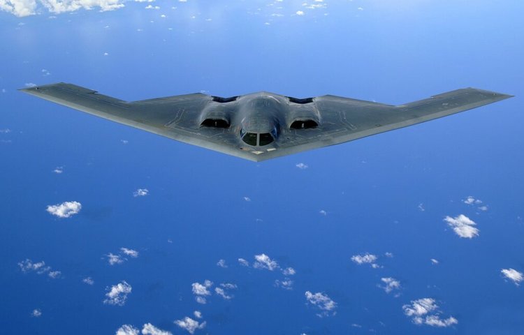 ВВС США обнародовали изображения сверхсекретного B-21 Raider