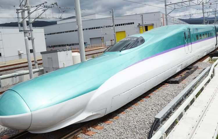 Япония испытывает самый быстрый в мире сверхскоростной пассажирский экспресс, способный преодолевать 400 км/ч