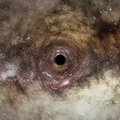 Астрономы обнаружили одну из самых больших черных дыр