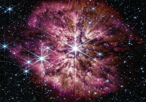 Уэбб сфотографировал редкое явление: прелюдию сверхновой