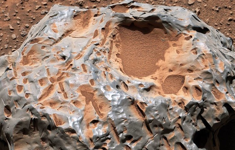 Curiosity нашел на Марсе еще один железный метеорит