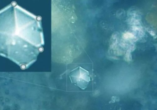 В метеоритной пыли нашли невиданные ранее кристаллы
