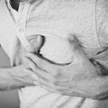 Почему сердечный приступ или стенокардия проявляются болью в левой руке или груди?