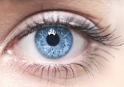 Голубые глаза являются результатом генных дефектов